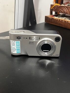 HP Silver Compact Digital Camera with 3x Optical Zoom
